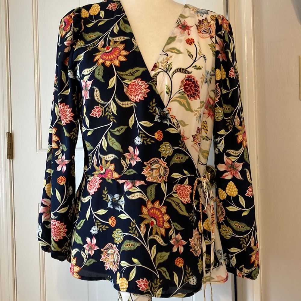 LOFT floral long sleeve wrap top S/M EUC
